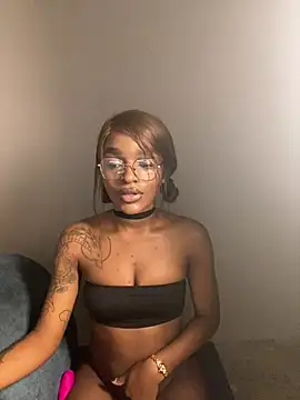 Snapshot of Zizi-campbel chatting on 01.19.26 Zizi-campbel online show from 01.19.26