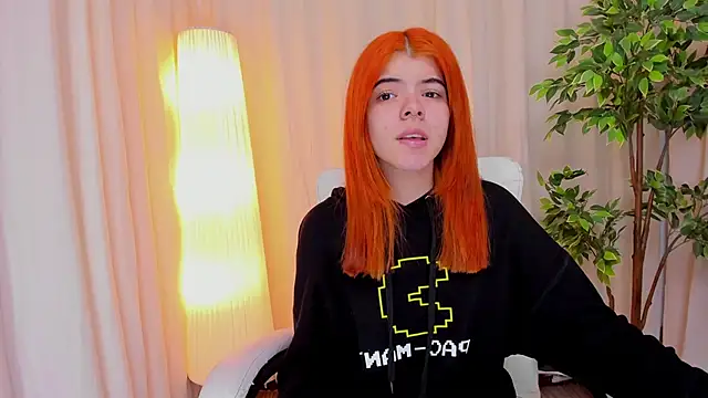 Snapshot of Maddy_bennet chatting on 02.18.25 Maddy bennet online show from 02.18.25