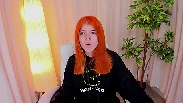 Snapshot of Maddy_bennet chatting on 02.18.25 Maddy bennet online show from 02.18.25