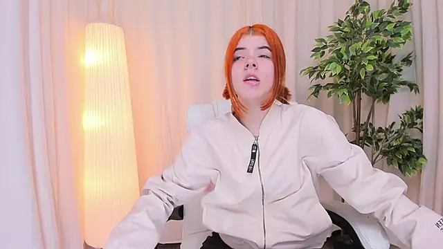 Snapshot of Maddy_bennet chatting on 02.20.25 Maddy bennet online show from 02.20.25