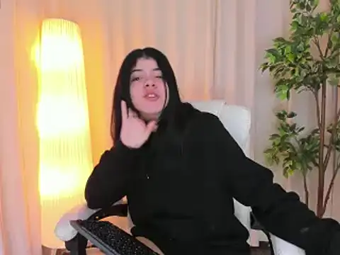 Snapshot of Maddy_bennet chatting on 03.12.25 Maddy bennet online show from 03.12.25