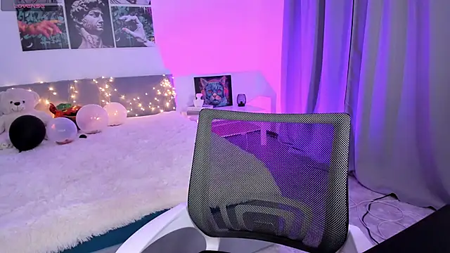 Lissa Meow  online show from 11.20.25