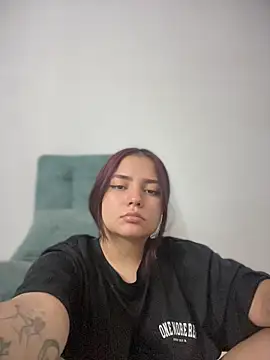 Snapshot of Ema_kraus chatting on 04.26.26 Ema kraus online show from 04.26.26
