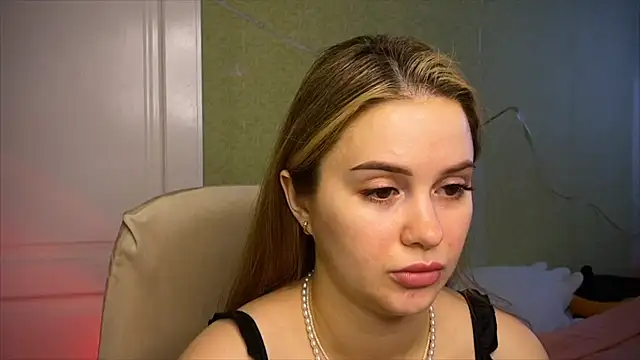 Snapshot of IlonaMurf chatting on 04.04.26 IlonaMurf online show from 04.04.26