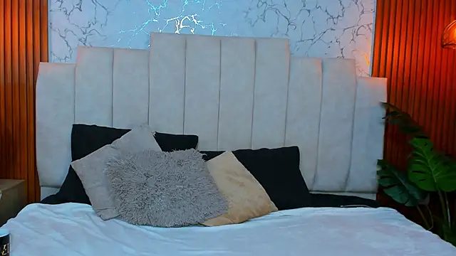 AinaraJimenez online show from 02.15.25