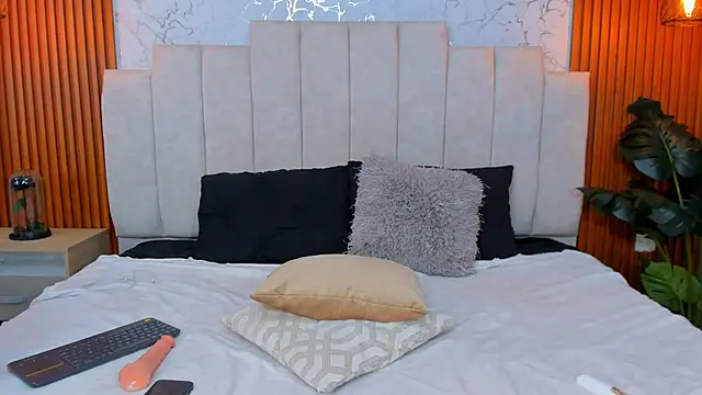 AinaraJimenez online show from 03.21.25