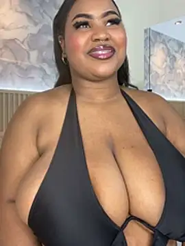 Snapshot of AinaraJimenez chatting on 06.17.26 AinaraJimenez online show from 06.17.26