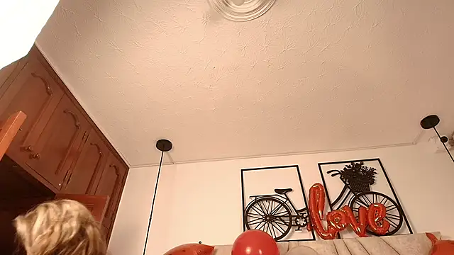 Valentinadiazz1 online show from 02.14.25