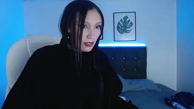 mia collens online show from 09.19.25