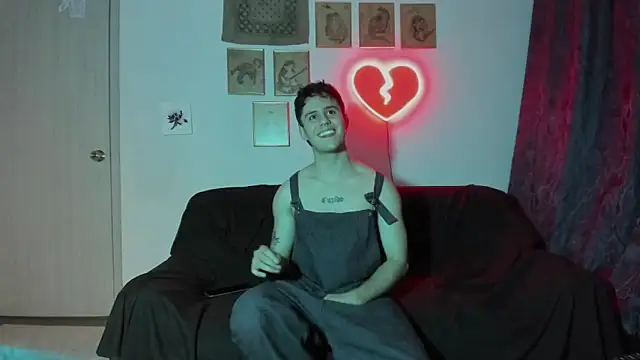 Snapshot of Antonello_Vannucci chatting on 12.30.24 Antonello Vannucci online show from 12.30.24