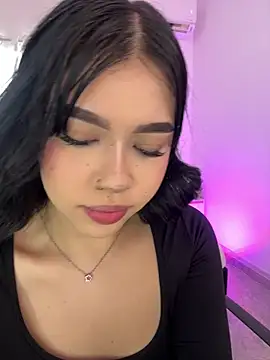 Snapshot of Lily_Woodz chatting on 05.17.26 Lily Woodz online show from 05.17.26