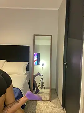 AlejandritaMilano online show from 04.17.26