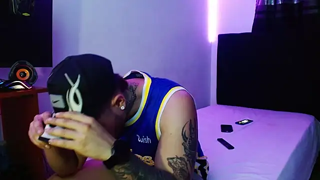 Snapshot of miia-liiam chatting on 02.01.26 miia-liiam online show from 02.01.26