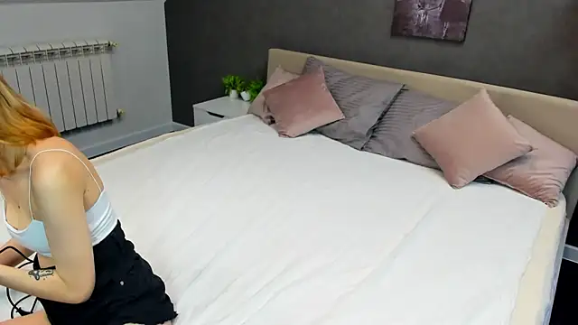 Mollly Rouge online show from 02.20.25