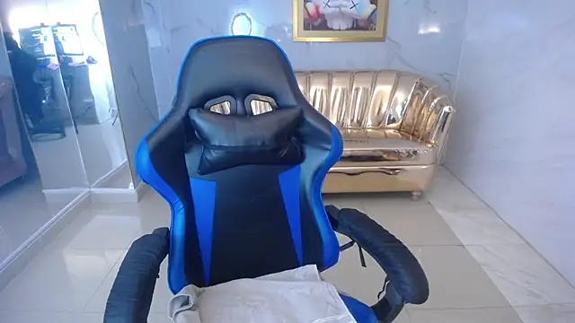 Snapshot of honey_torres_sub chatting on 12.22.25 honey torres sub online show from 12.22.25