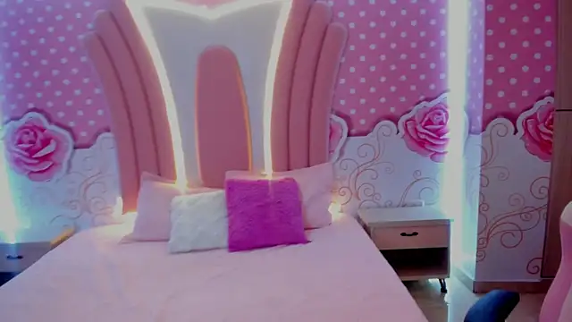 Lily Martinez online show from 01.20.25