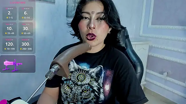 Lily Martinez online show from 11.23.25