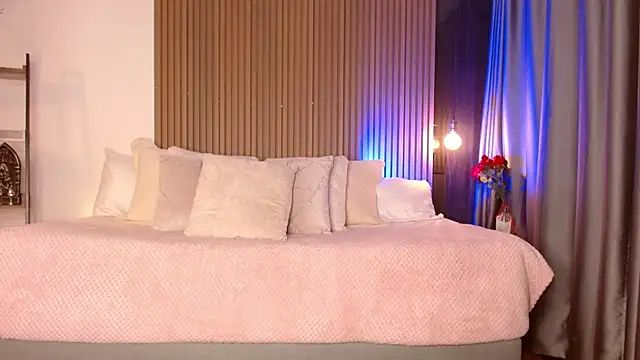 Sienna Blake  online show from 10.22.25