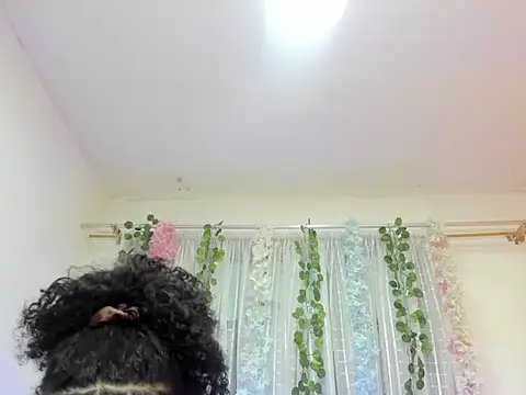 Snapshot of CintiaWalker chatting on 10.23.25 CintiaWalker online show from 10.23.25