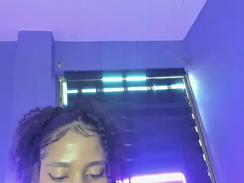 Snapshot of CintiaWalker chatting on 12.22.25 CintiaWalker online show from 12.22.25