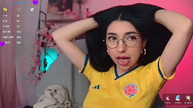 Snapshot of Sweet_Nyx chatting on 06.18.26 Sweet Nyx online show from 06.18.26