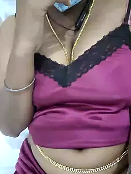 Snapshot of Tamilbigboobie chatting on 12.28.24 Tamilbigboobie online show from 12.28.24
