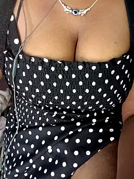 Snapshot of Tamilbigboobie chatting on 10.28.25 Tamilbigboobie online show from 10.28.25