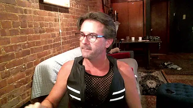 Johnny Bottoms online show from 10.28.25