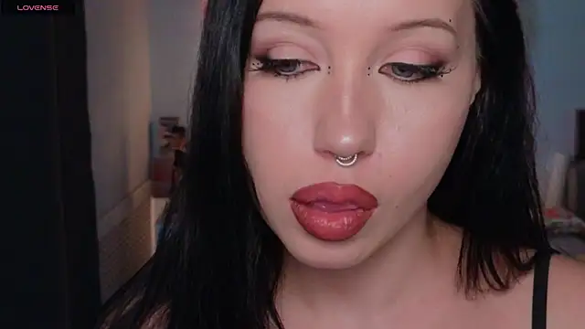Snapshot of MoranaMissGod chatting on 04.21.26 MoranaMissGod online show from 04.21.26