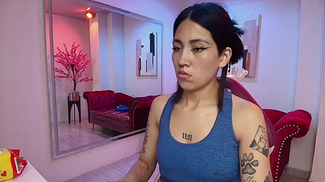 Leia queens online show from 03.06.25