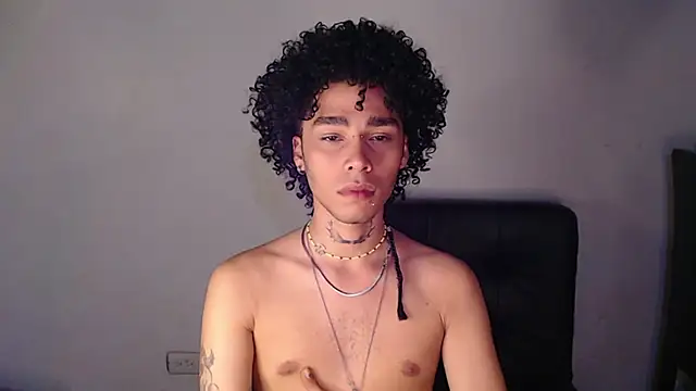 Snapshot of seven7xis chatting on 01.24.25 seven7xis online show from 01.24.25