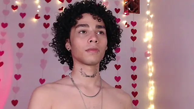 Snapshot of seven7xis chatting on 02.09.25 seven7xis online show from 02.09.25