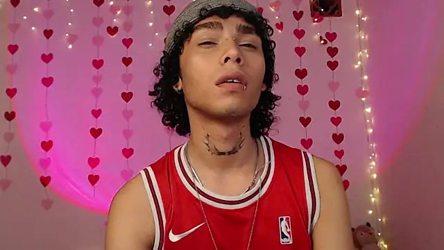 Snapshot of seven7xis chatting on 02.10.25 seven7xis online show from 02.10.25