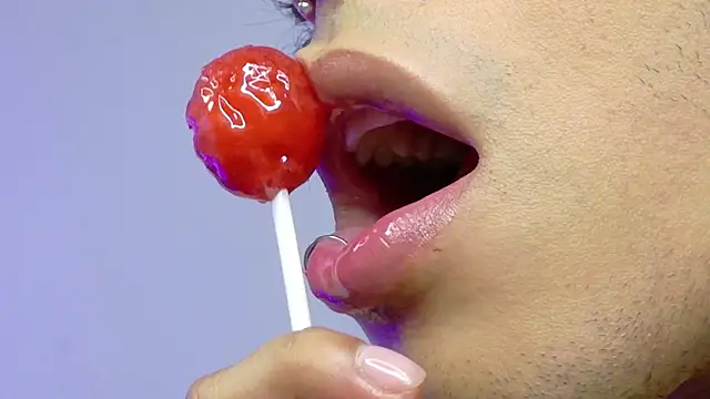 Snapshot of seven7xis chatting on 03.21.25 seven7xis online show from 03.21.25