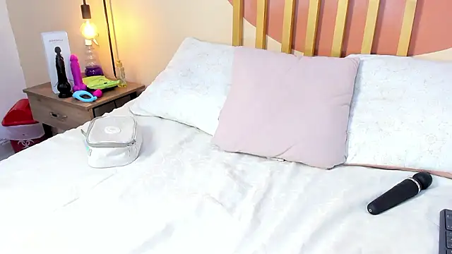 Nicole Angels  online show from 01.16.26