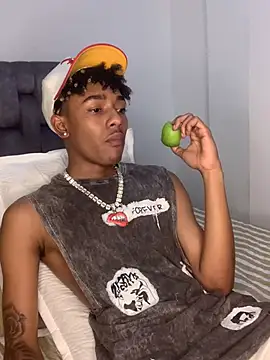 Boy cock18 online show from 02.18.25