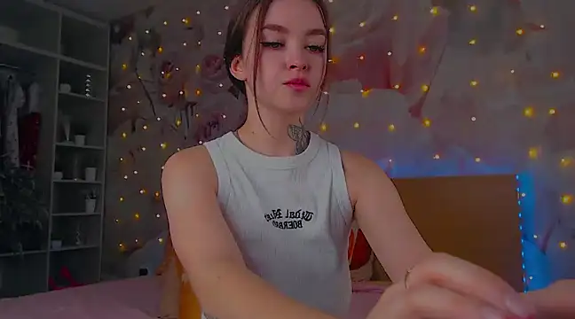 Snapshot of Naughty_Mable chatting on 12.27.24 Naughty Mable online show from 12.27.24