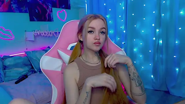 Snapshot of Naughty_Mable chatting on 01.31.25 Naughty Mable online show from 01.31.25