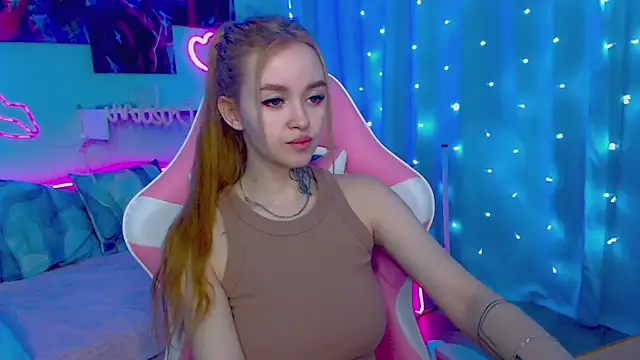 Snapshot of Naughty_Mable chatting on 02.15.25 Naughty Mable online show from 02.15.25