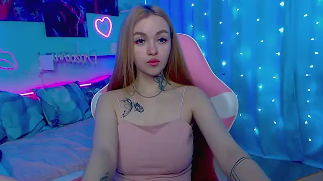 Snapshot of Naughty_Mable chatting on 02.19.25 Naughty Mable online show from 02.19.25
