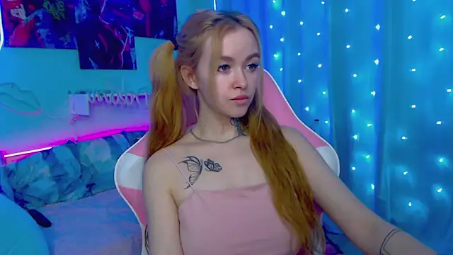 Snapshot of Naughty_Mable chatting on 02.28.25 Naughty Mable online show from 02.28.25