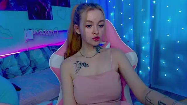 Snapshot of Naughty_Mable chatting on 02.28.25 Naughty Mable online show from 02.28.25
