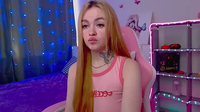 Snapshot of Naughty_Mable chatting on 03.14.25 Naughty Mable online show from 03.14.25