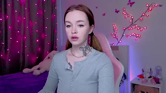 Snapshot of Naughty_Mable chatting on 09.22.25 Naughty Mable online show from 09.22.25