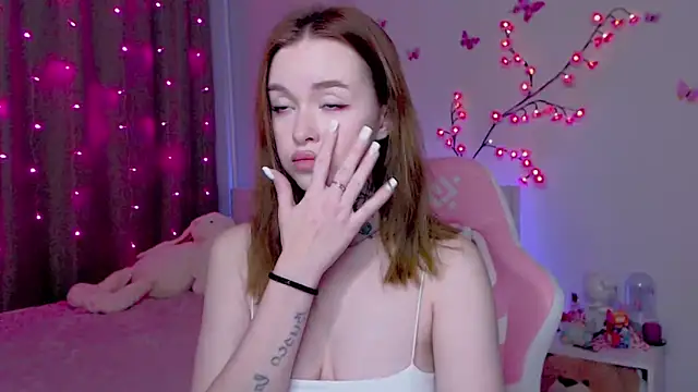 Snapshot of Naughty_Mable chatting on 10.02.25 Naughty Mable online show from 10.02.25
