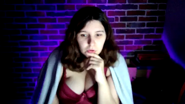 Snapshot of Heleneecesmecs2 chatting on 12.27.24 Heleneecesmecs2 online show from 12.27.24
