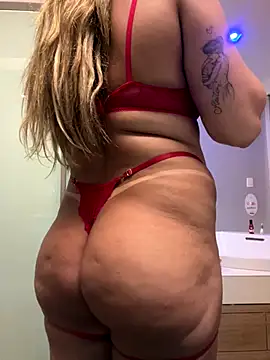 Snapshot of Casadadelicia26 chatting on 12.20.25 Casadadelicia26 online show from 12.20.25