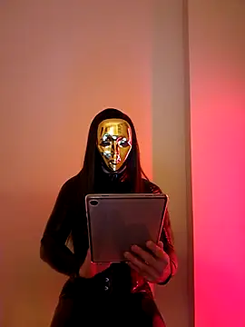 NoraInMask online show from 02.28.25