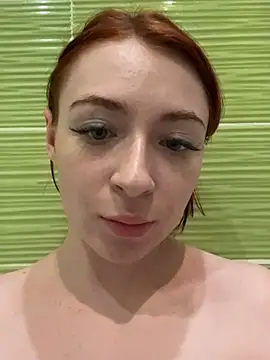 Snapshot of Cuteroxyfoxy chatting on 02.17.25 Cuteroxyfoxy online show from 02.17.25