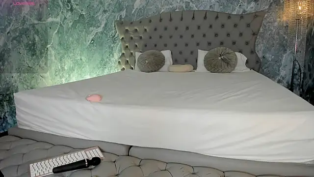 LucyLovelyy online show from 09.20.25